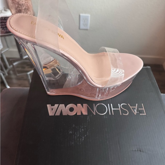 Fashion nova clear heels - Picture 1 of 3